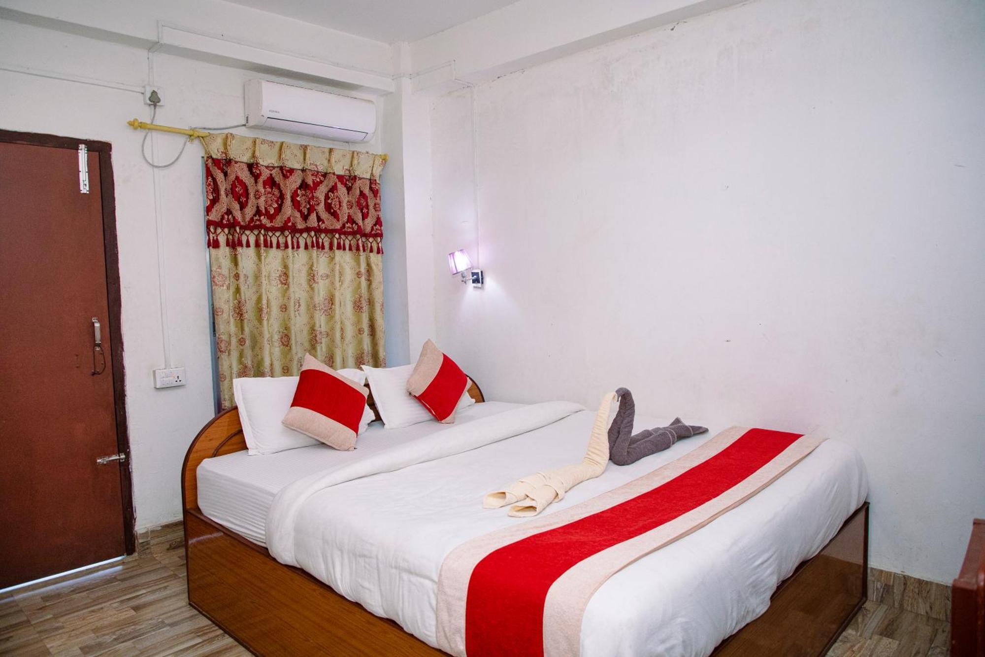 Hotel Shiva'S Dream Саураха Екстер'єр фото