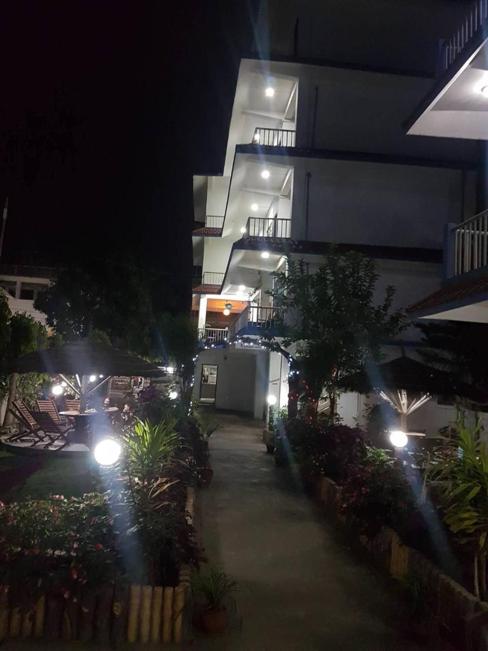 Hotel Shiva'S Dream Саураха Екстер'єр фото